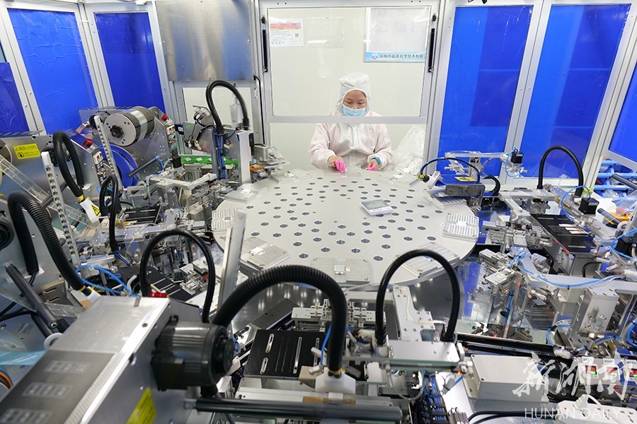 What is the critical impact of photolithography technology in MEMS process of instrument manufacturing on microstructure fabricationг┐(图1)